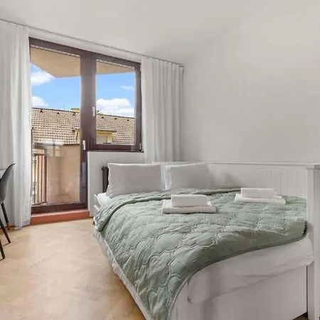 Elegant Escape - Modern & Bratislava