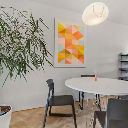 Elegant Escape - Modern & * Bratislava