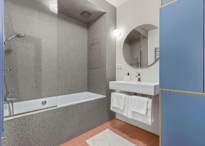 Elegant Escape - Modern & * ブラチスラヴァ