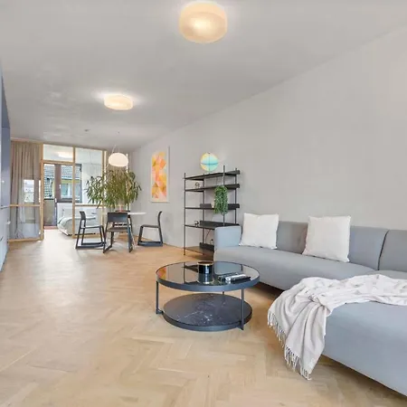 Elegant Escape - Modern & Semesterbostad *