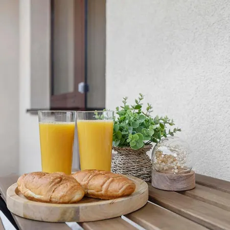 Elegant Escape - Modern & Semesterbostad *