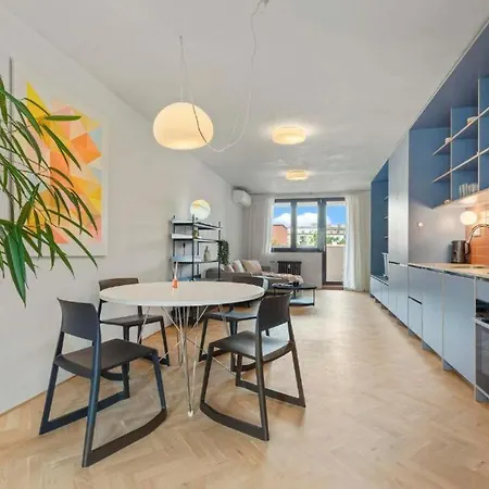 Semesterbostad Elegant Escape - Modern & *