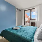 Elegant Escape - Modern & *